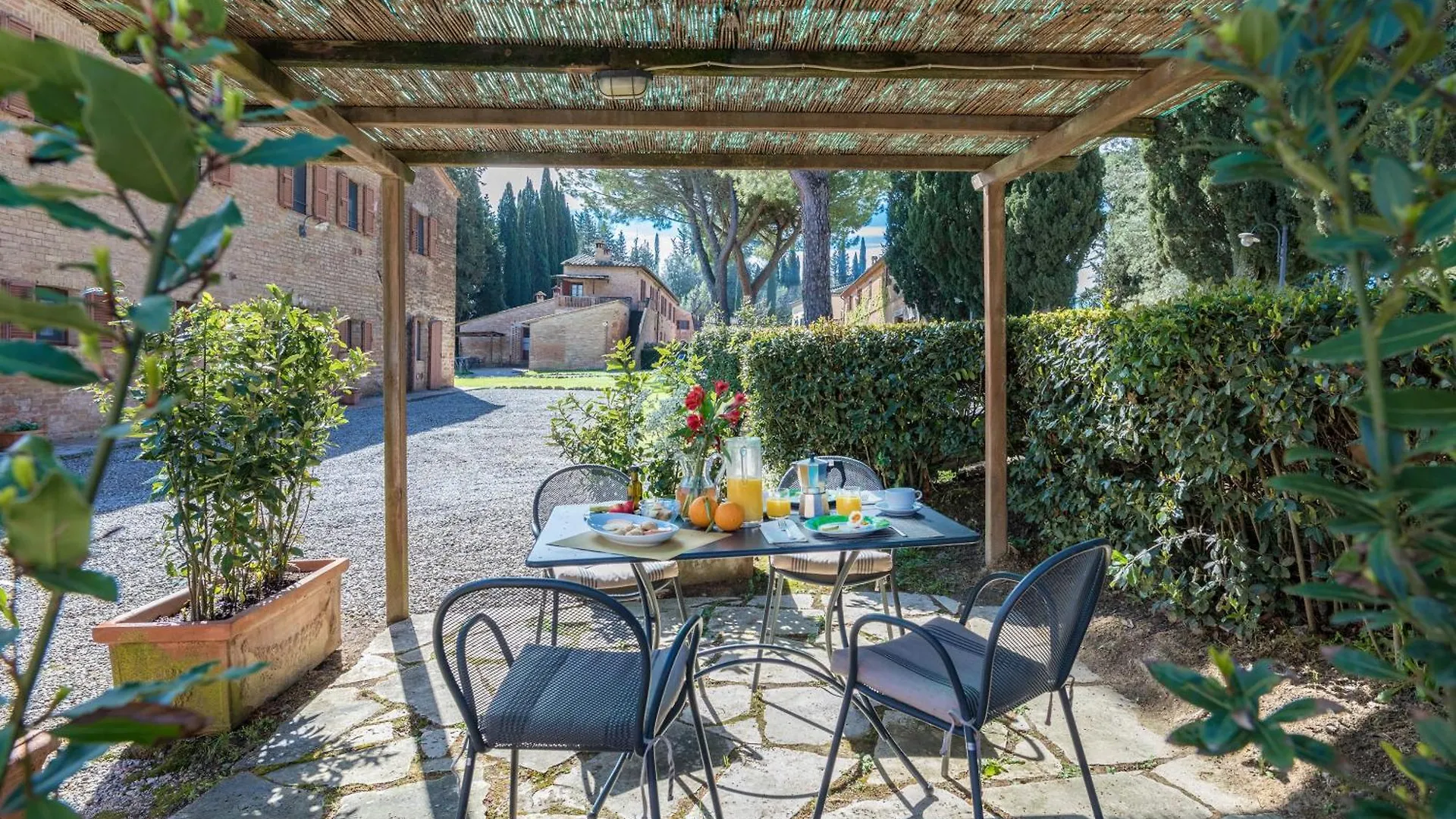 Villa Agriturismo Tenuta La Campana Asciano Italy
