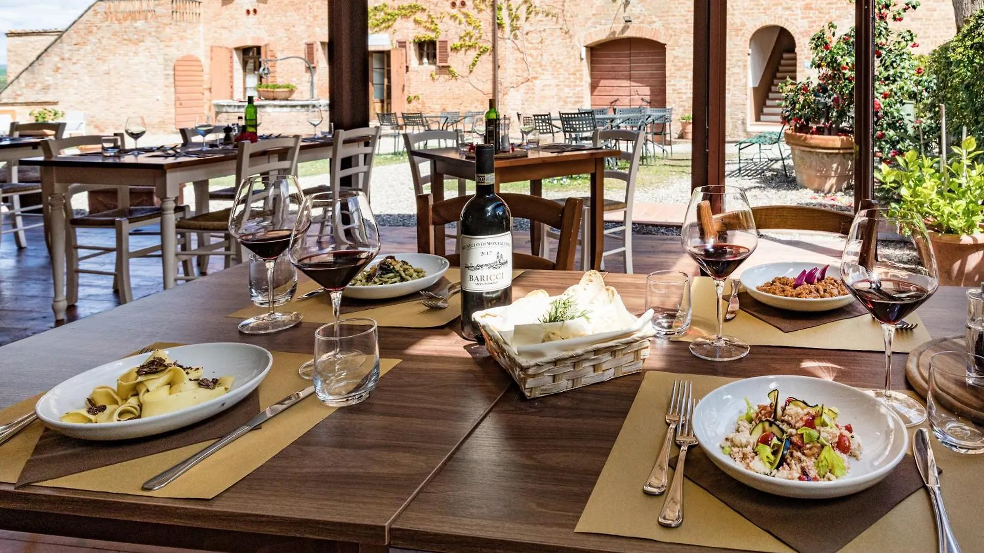 Villa Agriturismo Tenuta La Campana Asciano Apartment